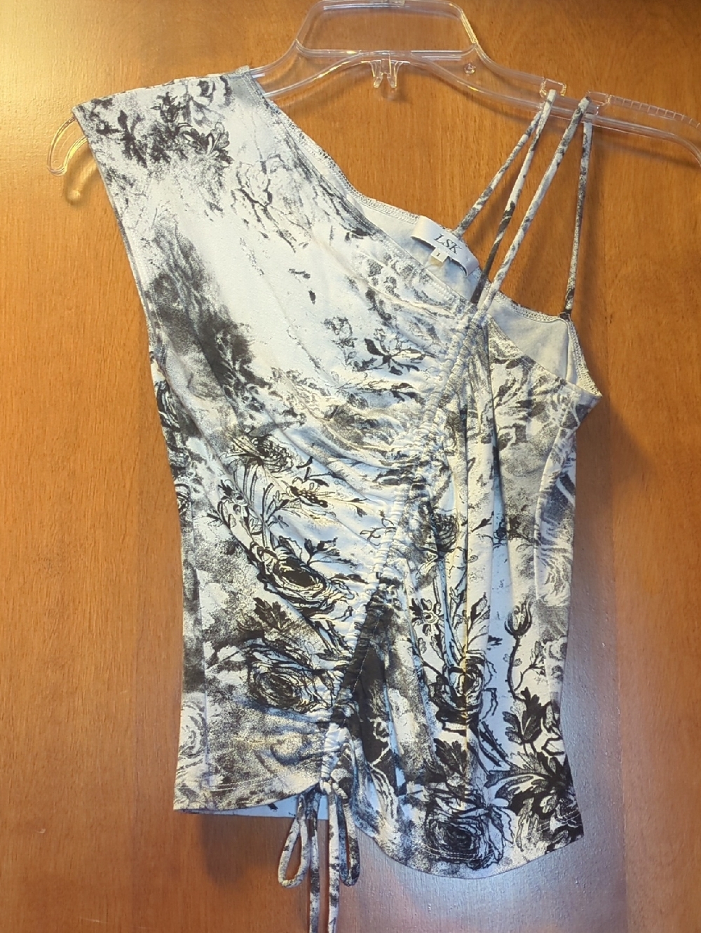 Asymmetric One-ShoulderTank Top in Black and White